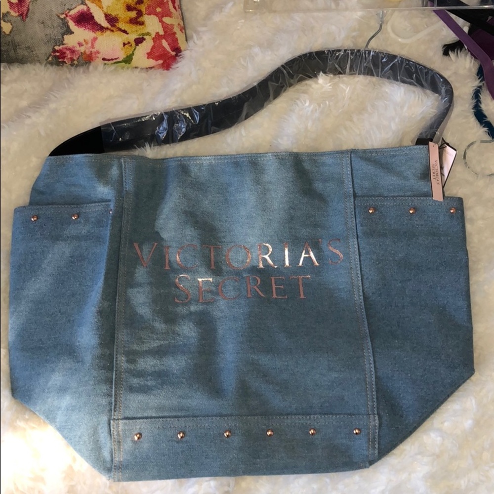 Victoria Secret tote. Never been used.
